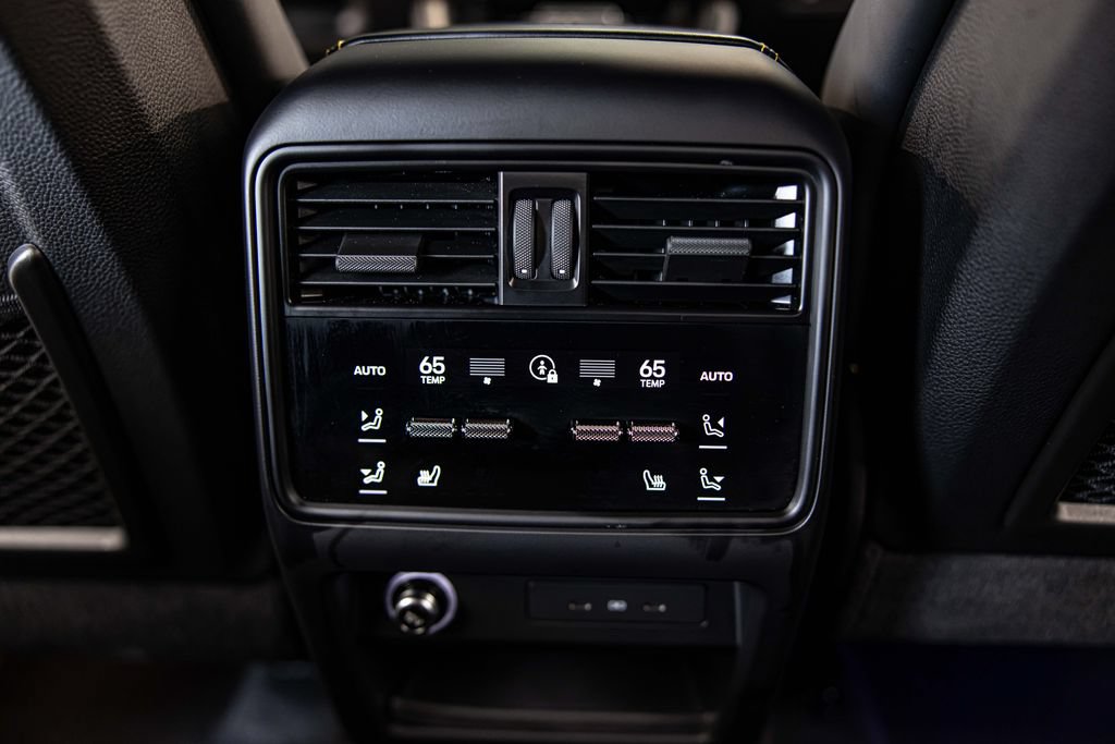 Used 2024 Porsche Cayenne Turbo GT AWD/4WD image 35