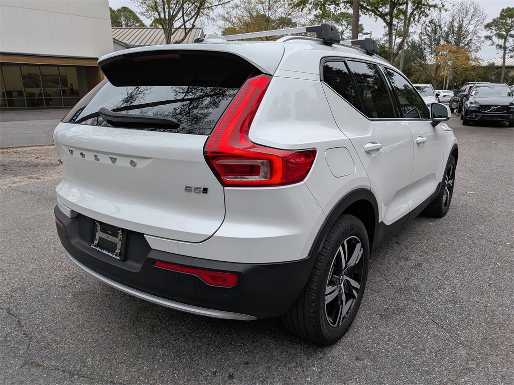 Certified 2024 Volvo XC40 B5 Core image 4