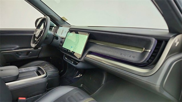 Used 2025 Rivian R1S Adventure image 21