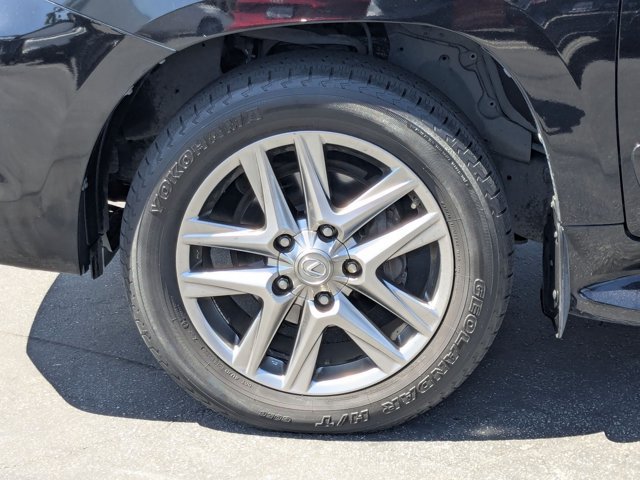 Used 2015 Lexus LX 570 4WD w/ Luxury Package image 29