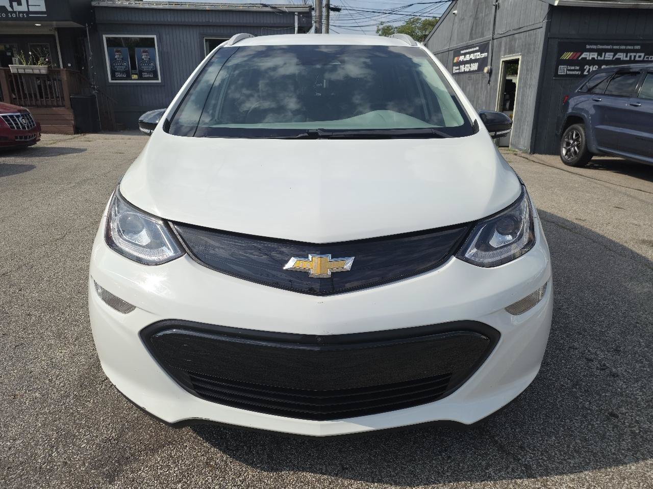 Used 2017 Chevrolet Bolt Premier w/ Driver Confidence II Package FWD image 2