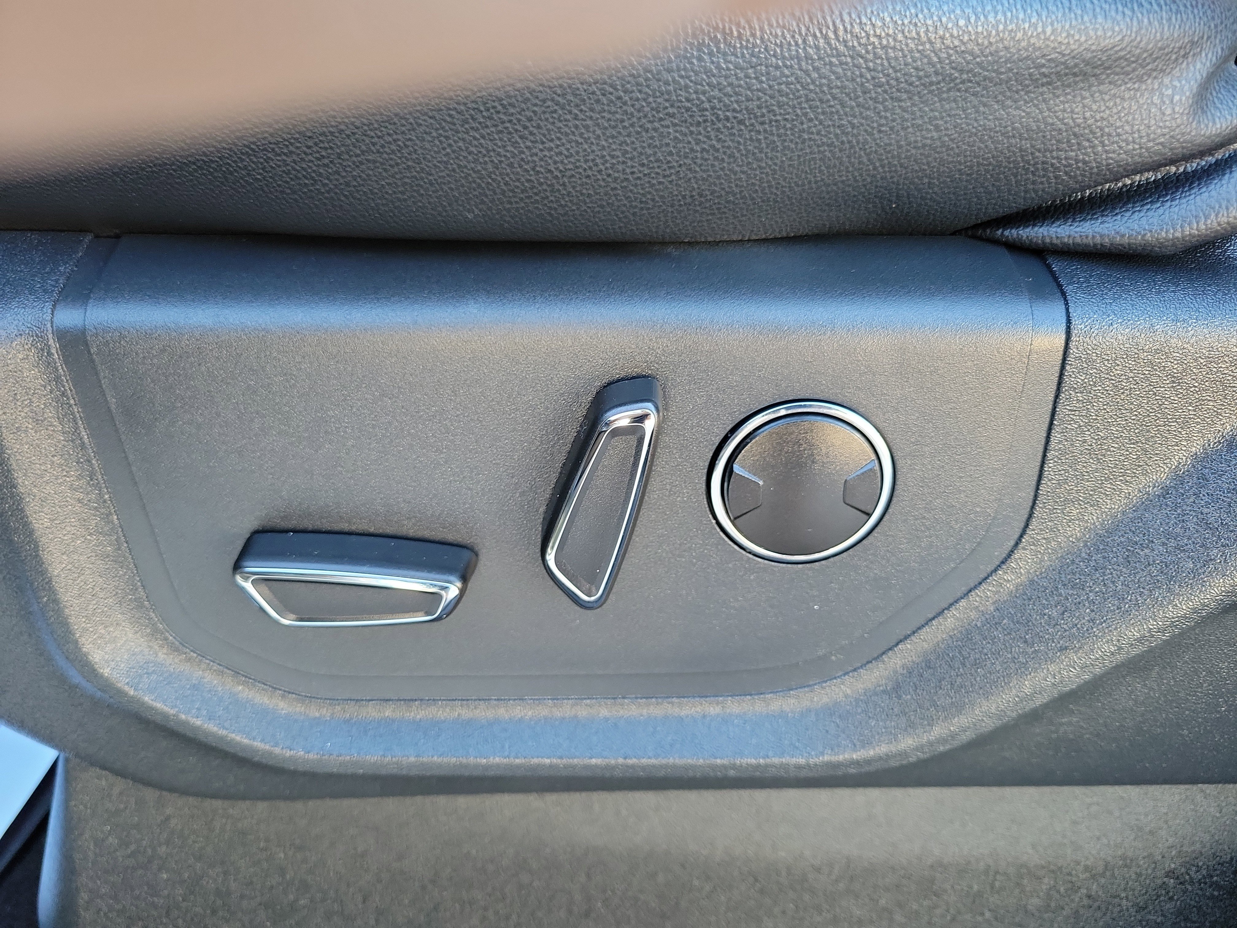 Used 2022 Ford Expedition Max Limited image 24