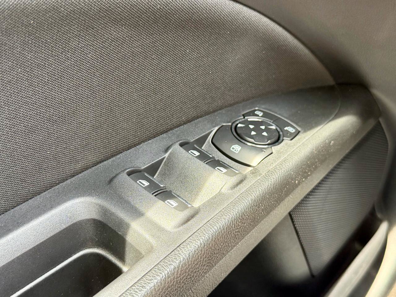 Used 2020 Ford Fusion SE FWD image 25