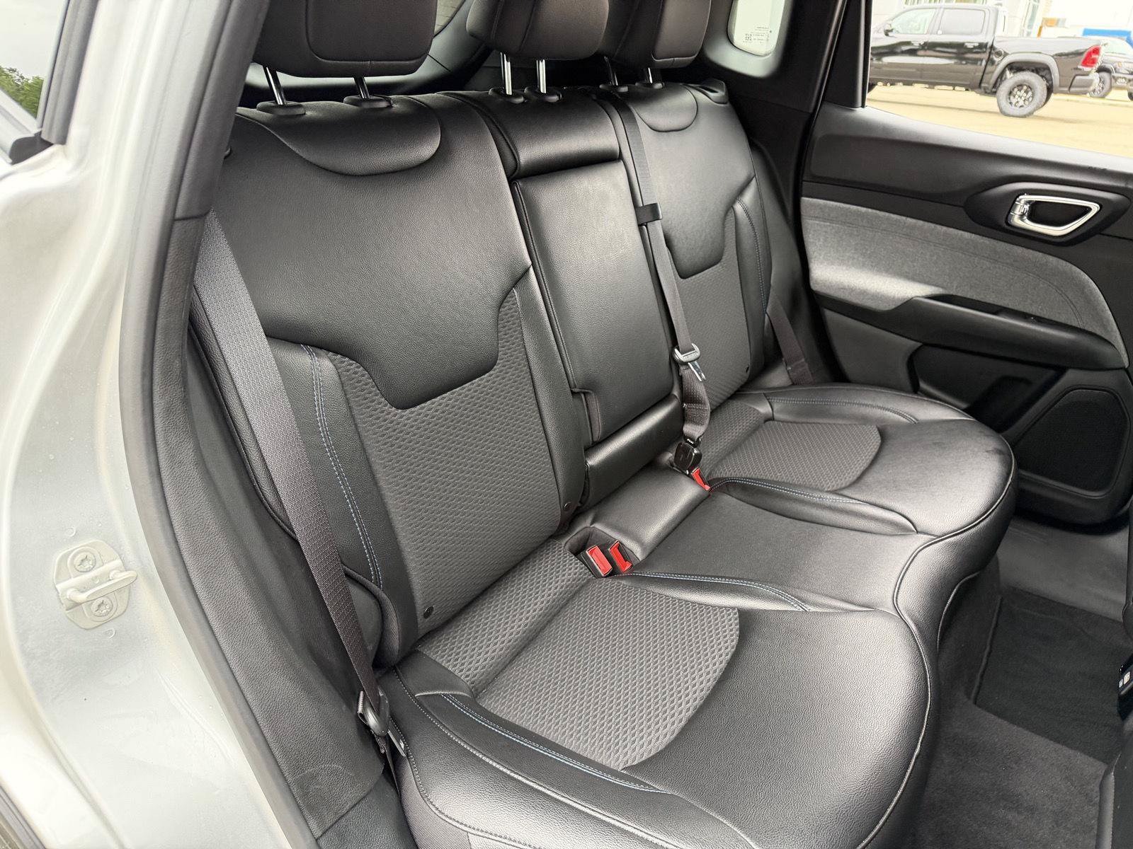 Certified 2024 Jeep Compass Latitude AWD/4WD image 19