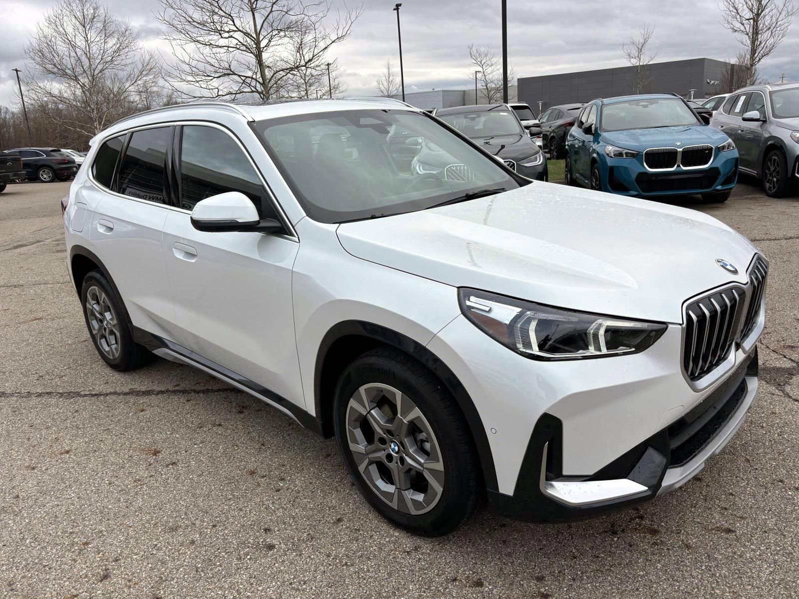 Used 2025 BMW X1 xDrive28i image 3