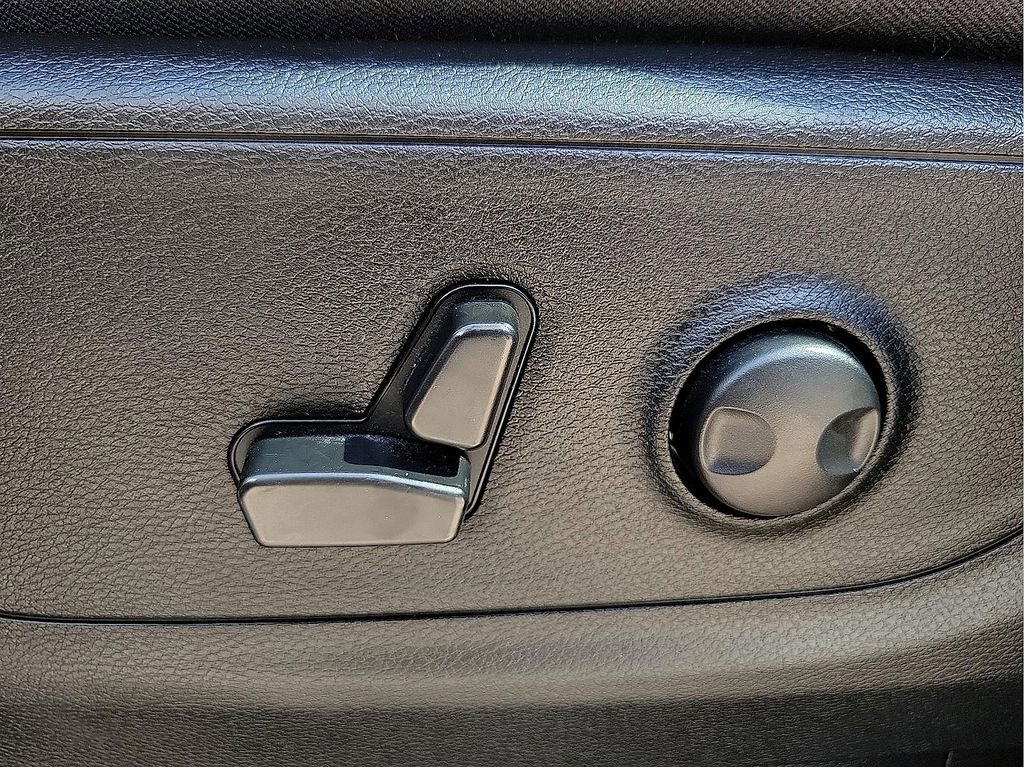 Used 2025 RAM 1500 Lone Star image 15