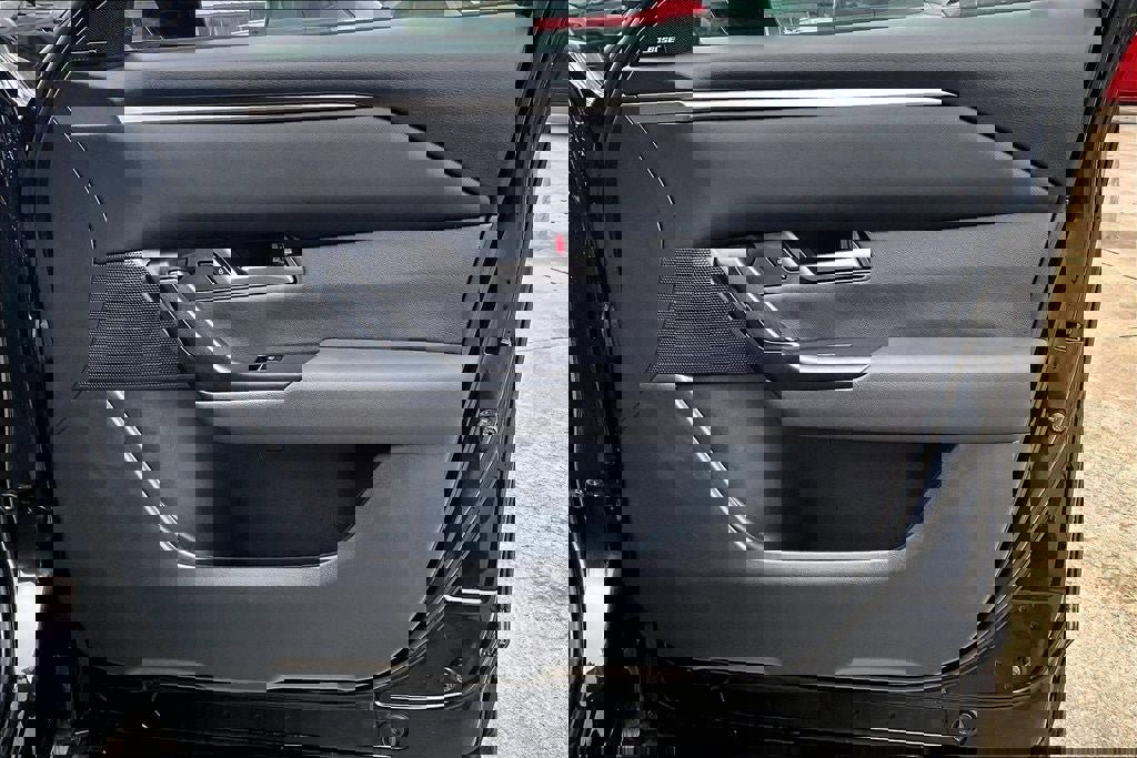 Used 2025 MAZDA CX-50 AWD 2.5 S w/ Cargo Package image 27