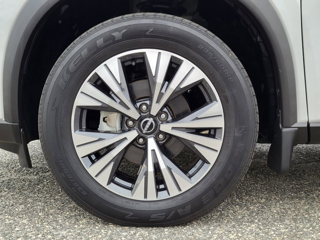 Used 2023 Nissan Rogue SV image 10