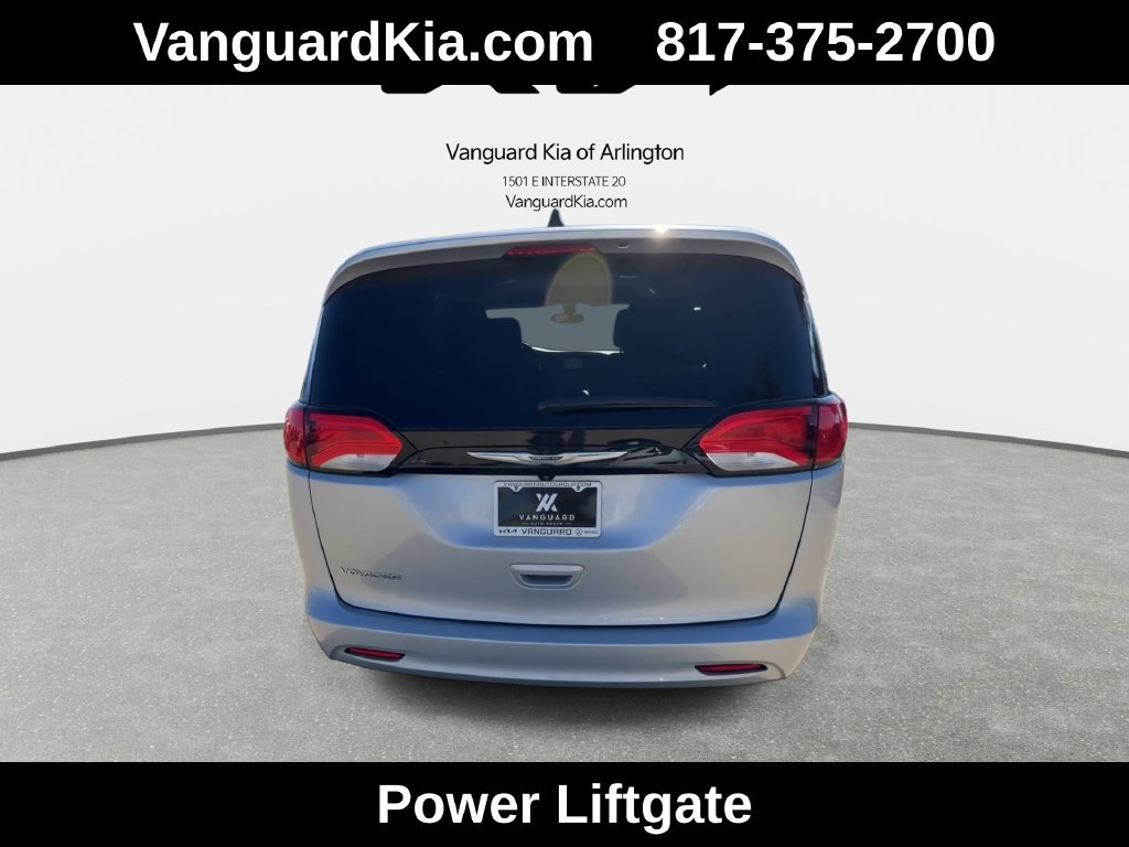 Used 2022 Chrysler Voyager LX FWD image 8
