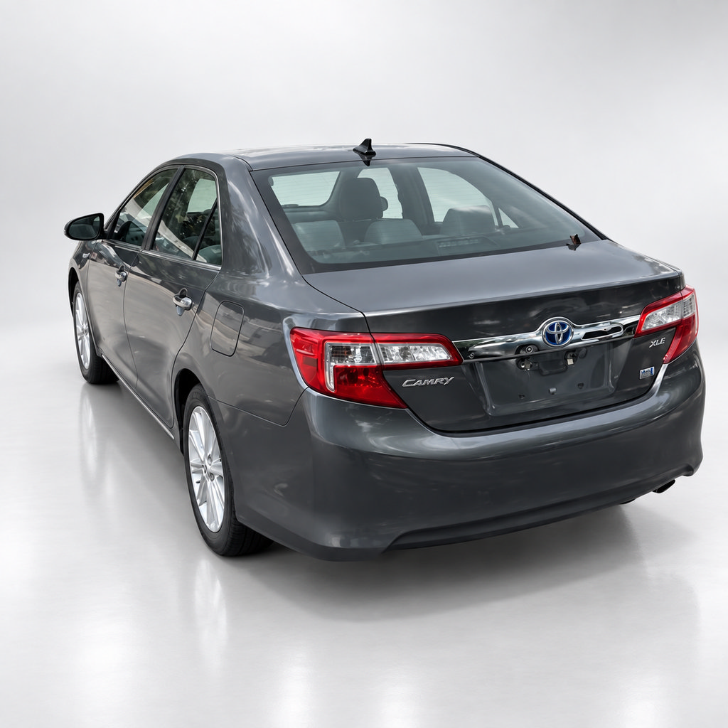 Used 2014 Toyota Camry XLE w/ Leather Package FWD image 12