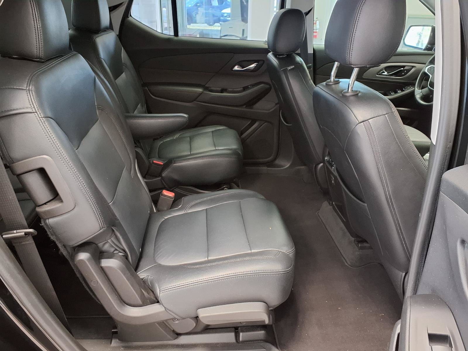 Used 2019 Chevrolet Traverse LT FWD image 13