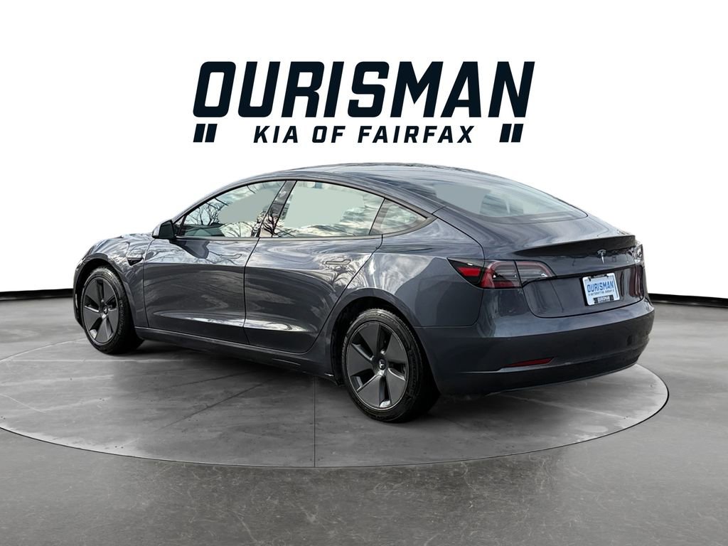 Used 2023 Tesla Model 3 Standard Range image 4