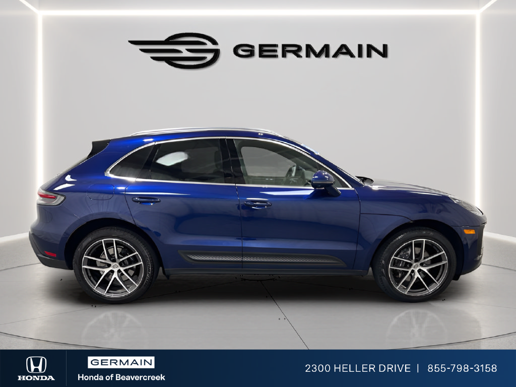 Used 2022 Porsche Macan AWD/4WD image 9