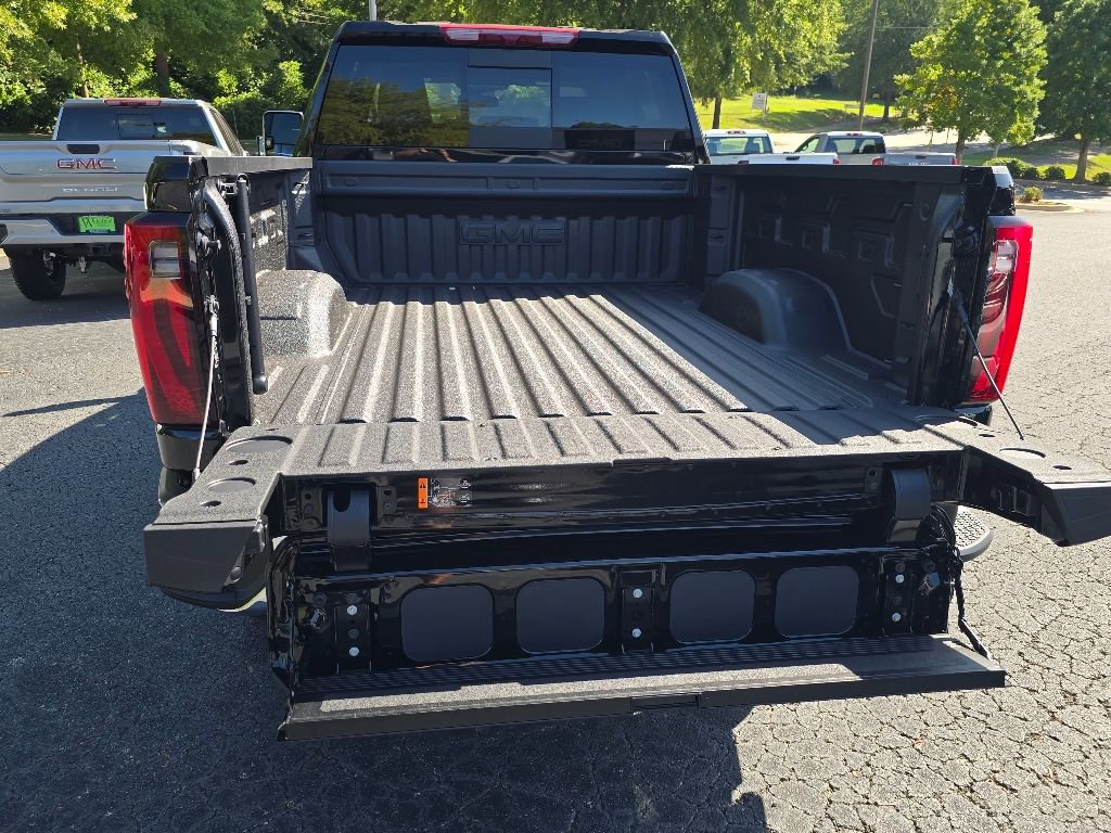 New 2025 GMC Sierra 2500 SLT w/ SLT Premium Package image 12