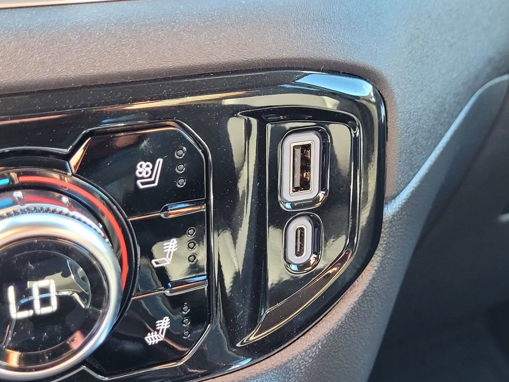 New 2026 GMC Sierra 1500 SLT AWD/4WD image 15