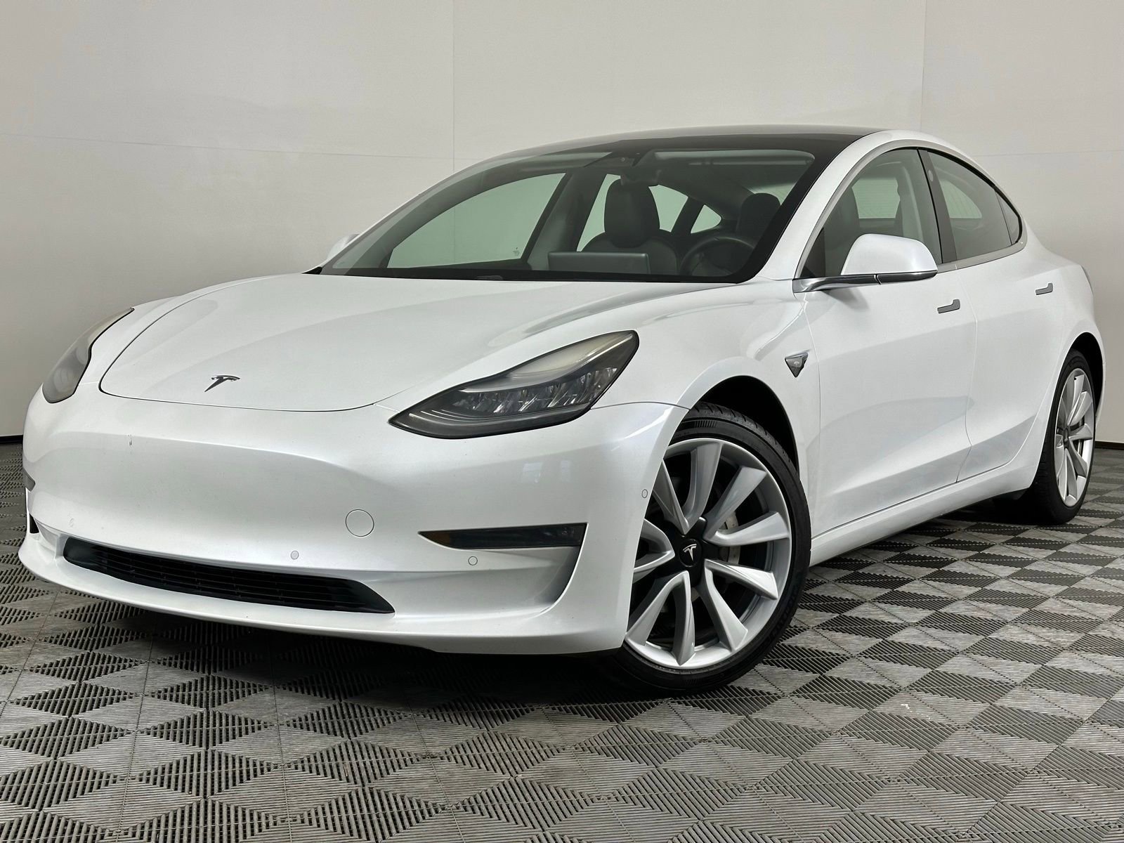 Used 2019 Tesla Model 3 Long Range image 40