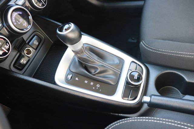 Used 2025 Hyundai Venue SEL image 15