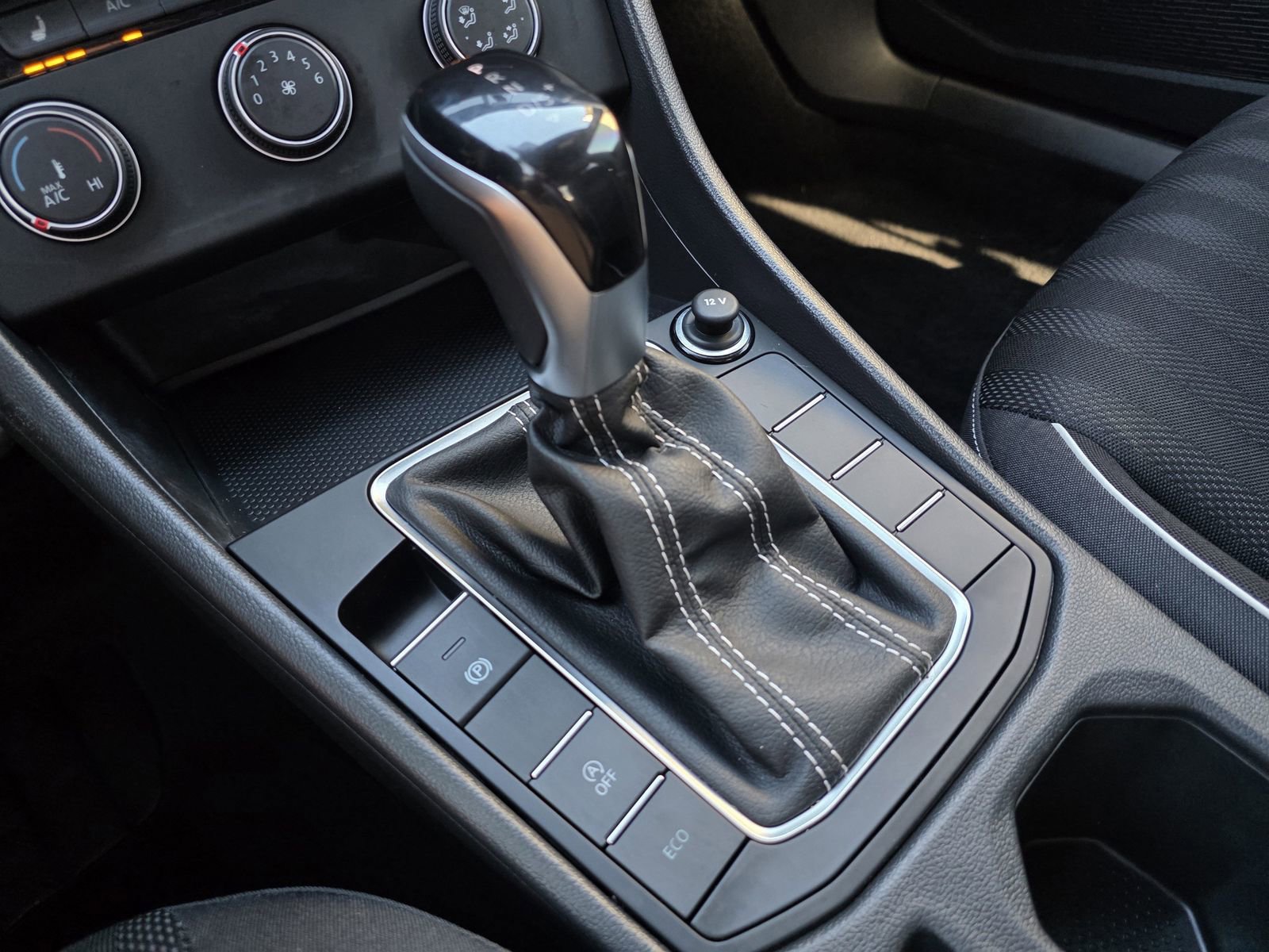 Used 2024 Volkswagen Jetta Sport image 23