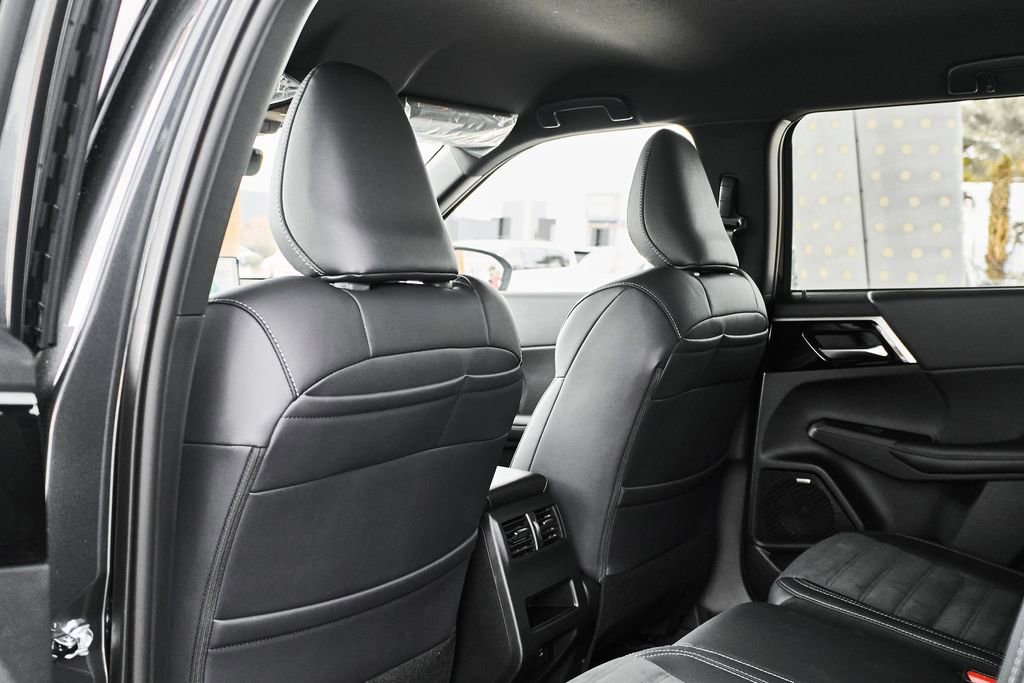 New 2026 Mitsubishi Outlander LE FWD image 45