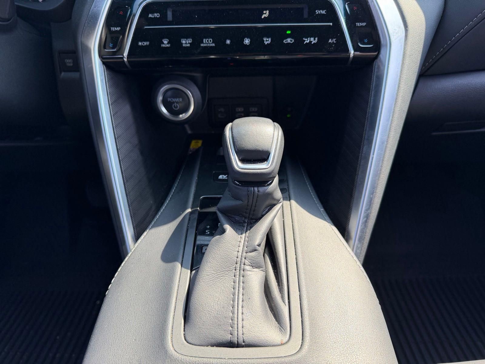 Used 2024 Toyota Venza Nightshade image 20