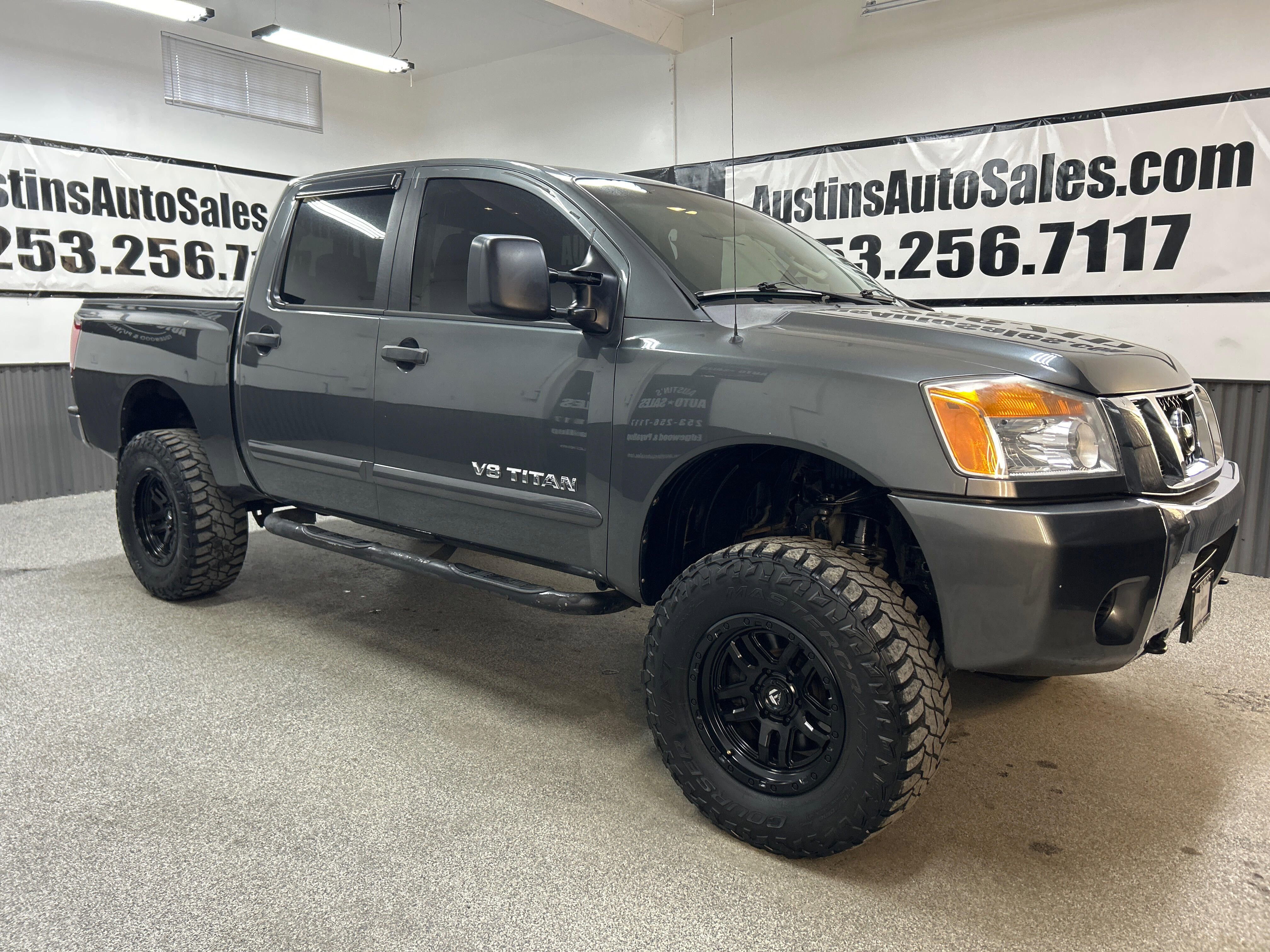 Used 2008 Nissan Titan SE AWD/4WD image 1