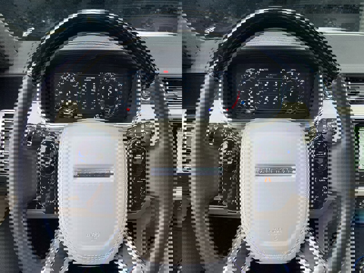 Used 2019 Land Rover Range Rover Supercharged image 24