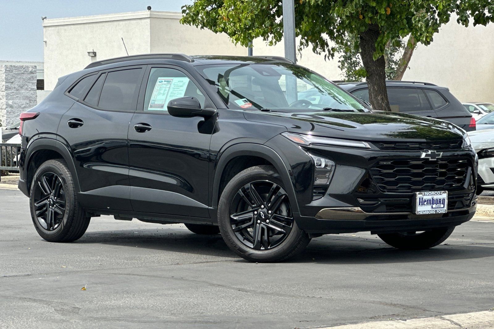 Used 2024 Chevrolet Trax ACTIV w/ Sunroof Package image 2