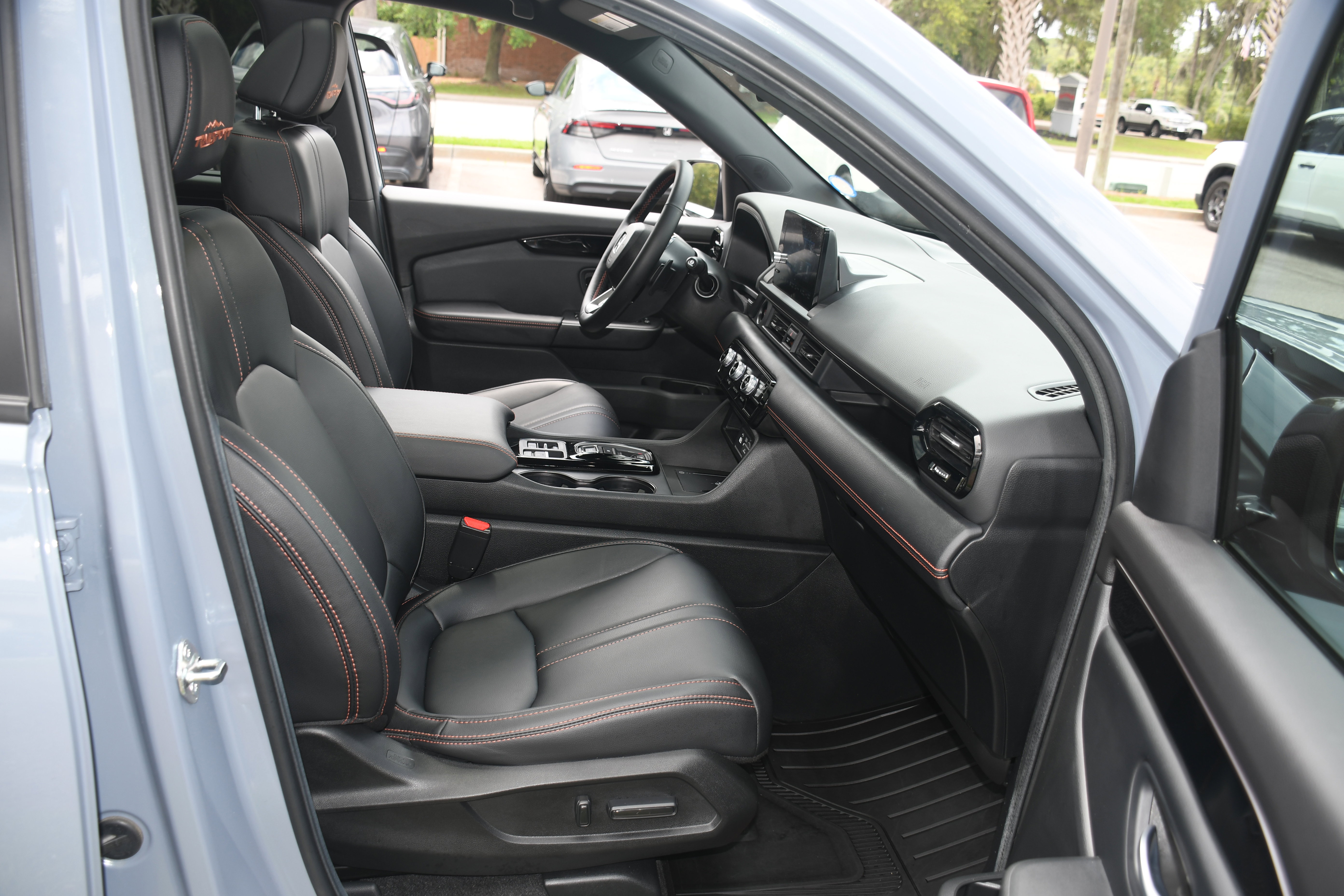 Used 2025 Honda Pilot TrailSport image 22