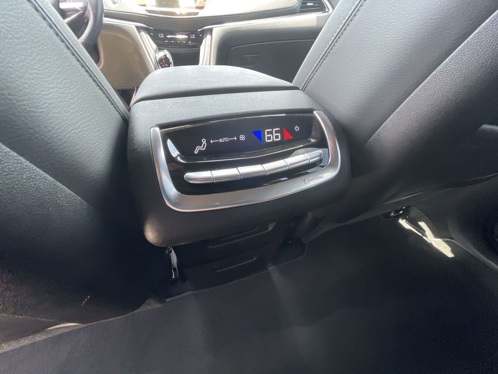 Certified 2024 Cadillac XT6 Luxury FWD image 24