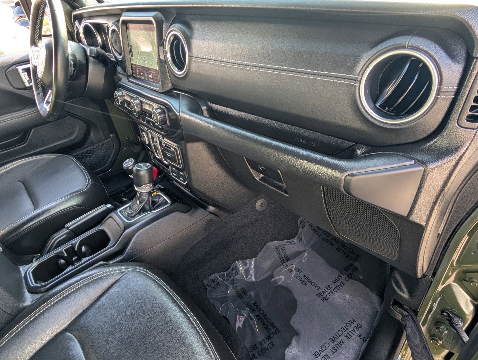 Used 2023 Jeep Wrangler Sahara w/ Cold Weather Group image 21