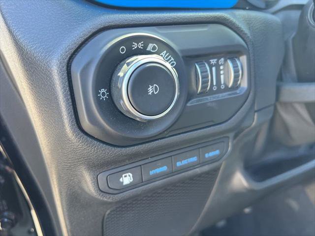 Certified 2021 Jeep Wrangler Unlimited Rubicon 4xe w/ Cold Weather Group image 38