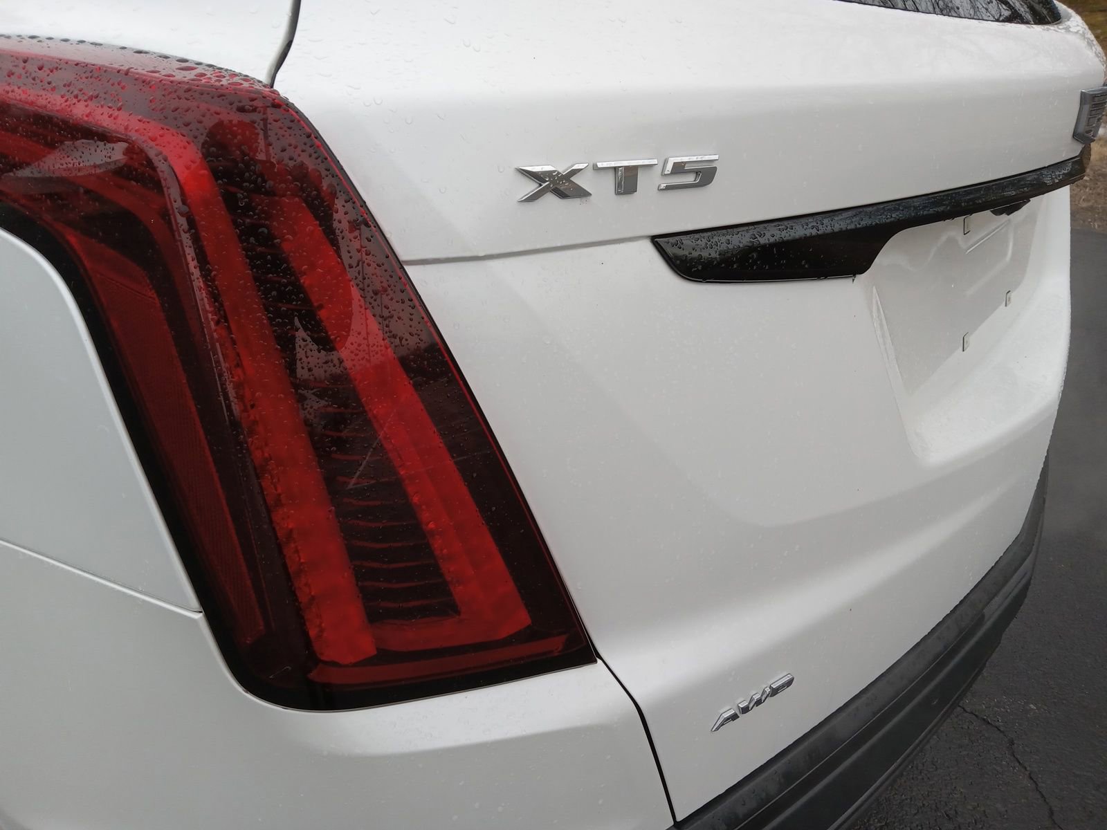 Used 2022 Cadillac XT5 Premium Luxury w/ LPO, ONYX Package image 8