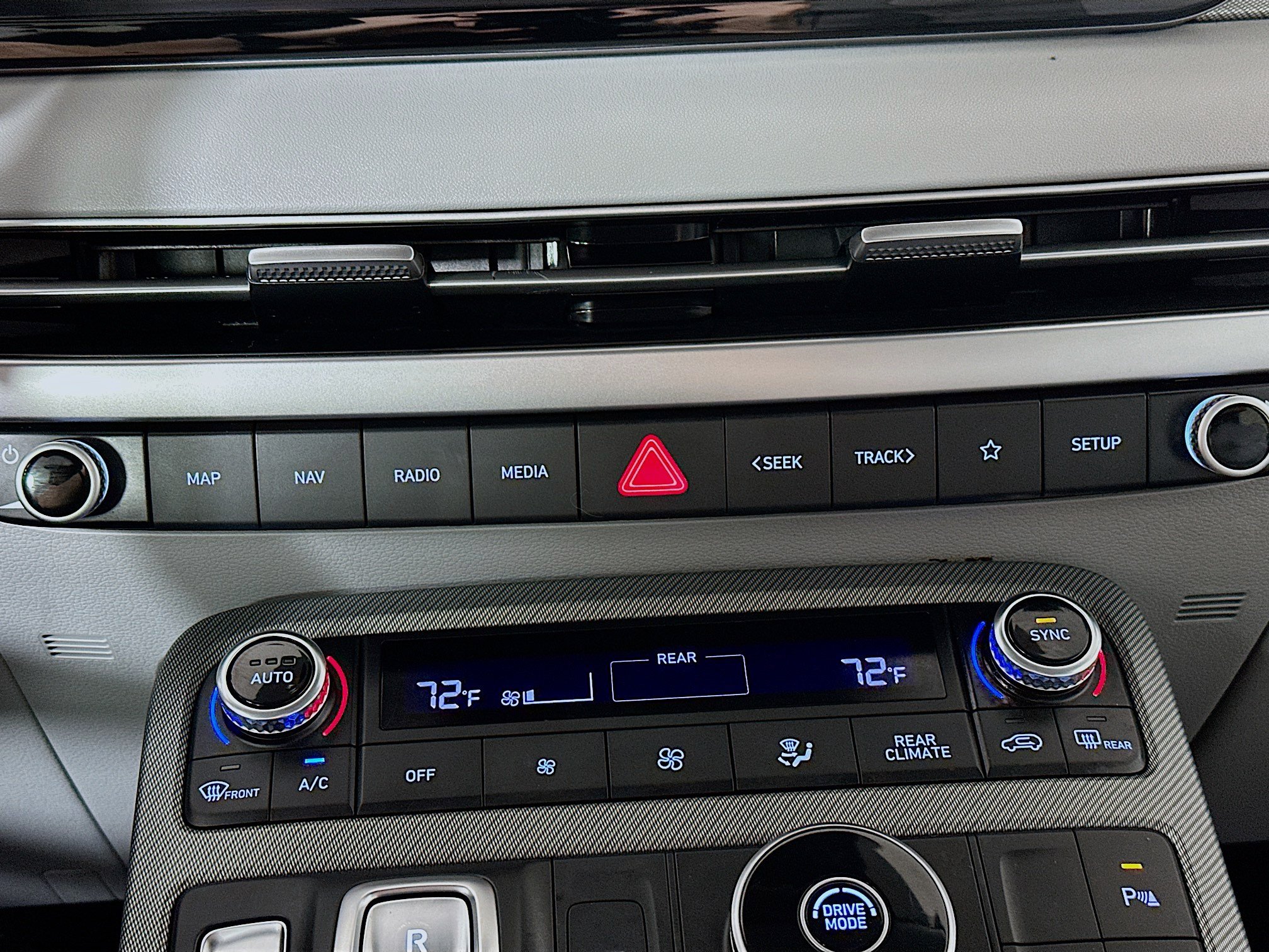 Used 2025 Hyundai Palisade SEL FWD image 16