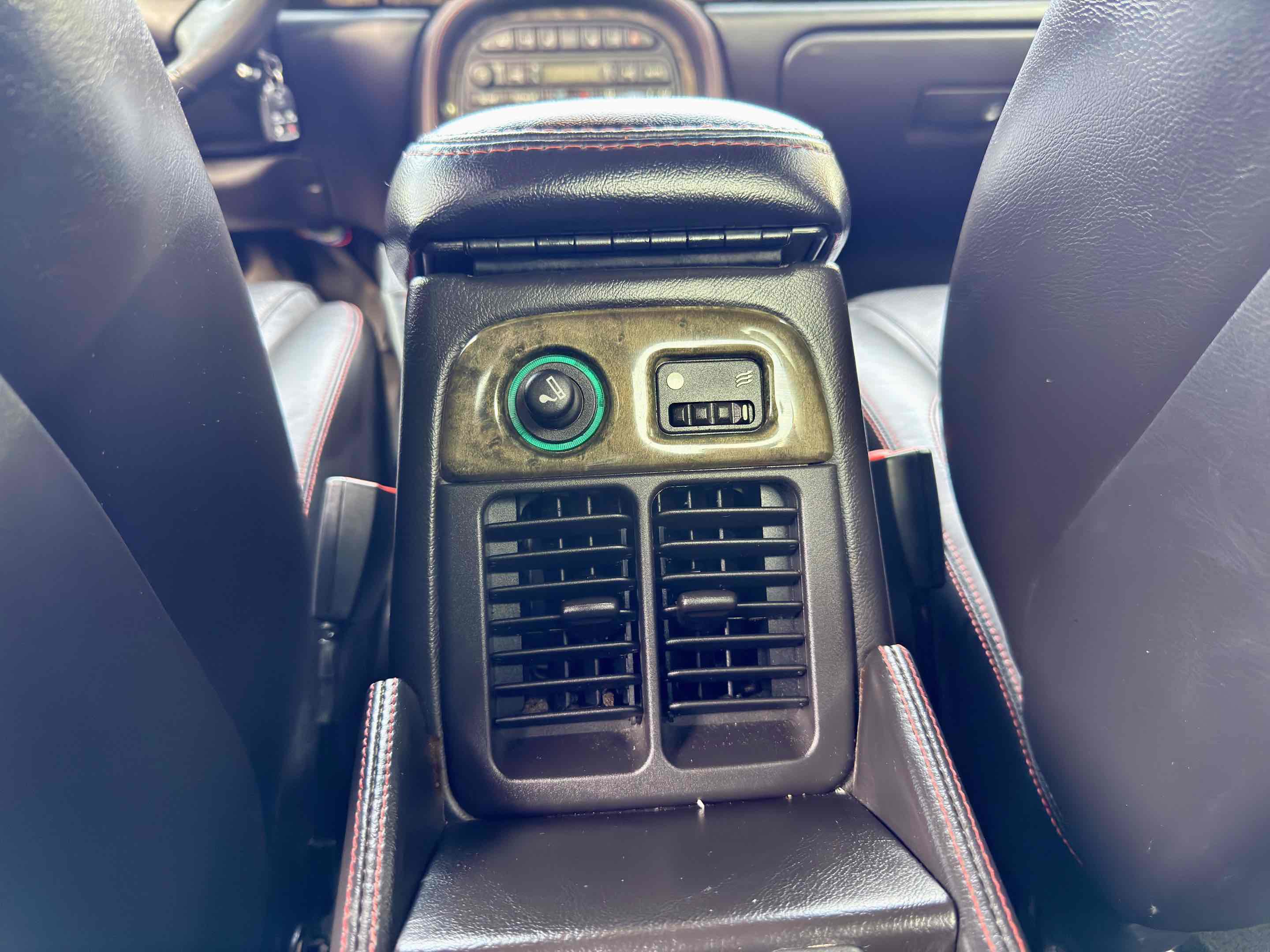 Used 2002 Jaguar XJ8 image 59