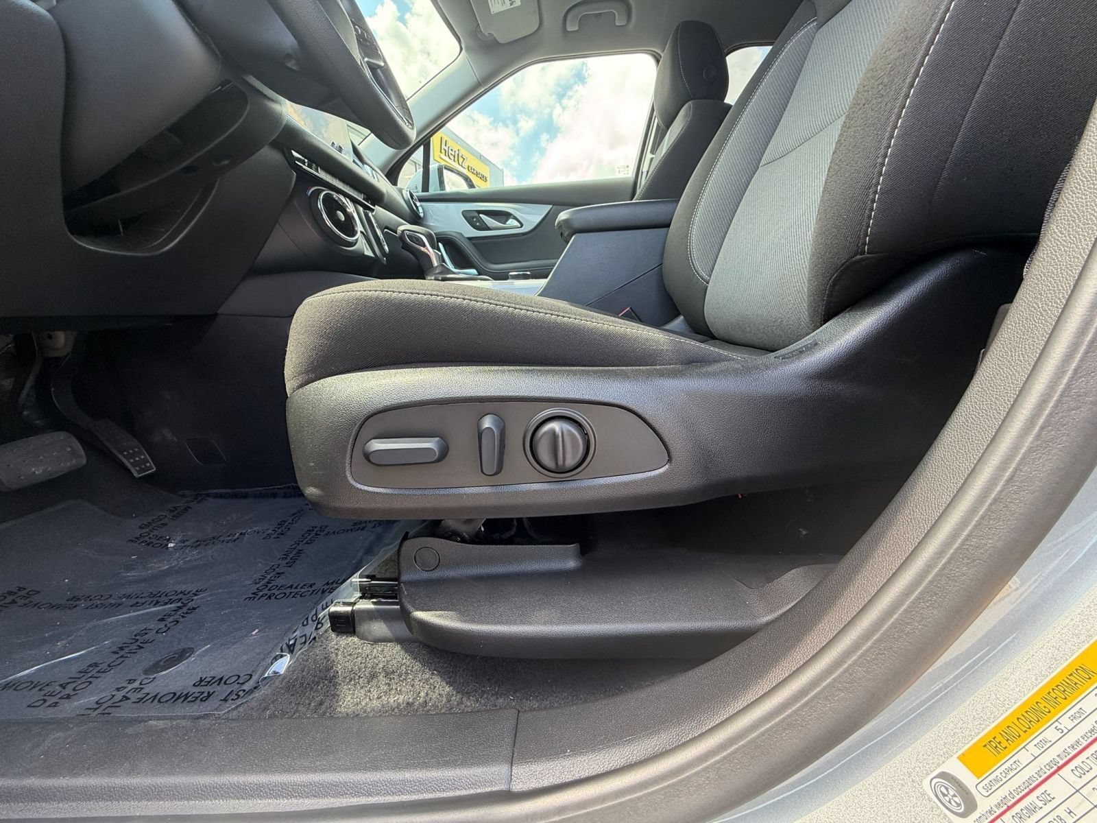 Used 2025 Chevrolet Blazer LT FWD image 24