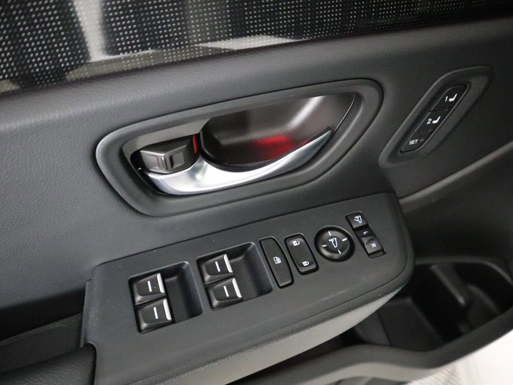 Used 2025 Honda Pilot Black Edition image 23