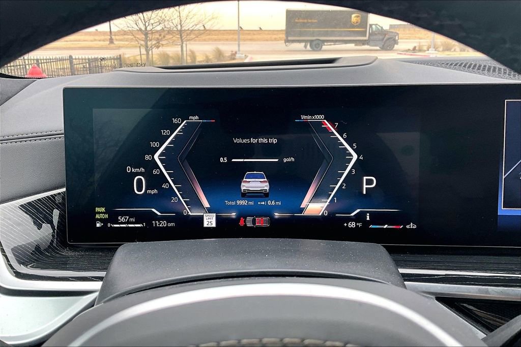 Used 2025 BMW X7 xDrive40i w/ M Sport Package image 22