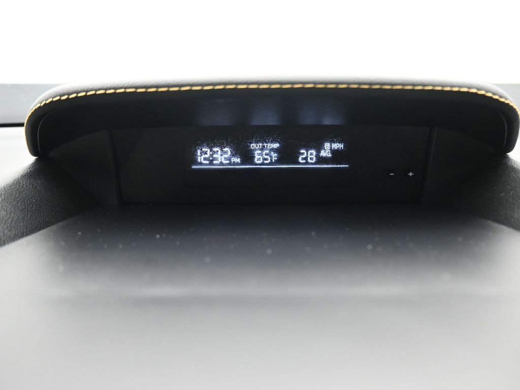 Used 2022 Subaru Crosstrek 2.5i Sport w/ Moonroof Package AWD/4WD image 21