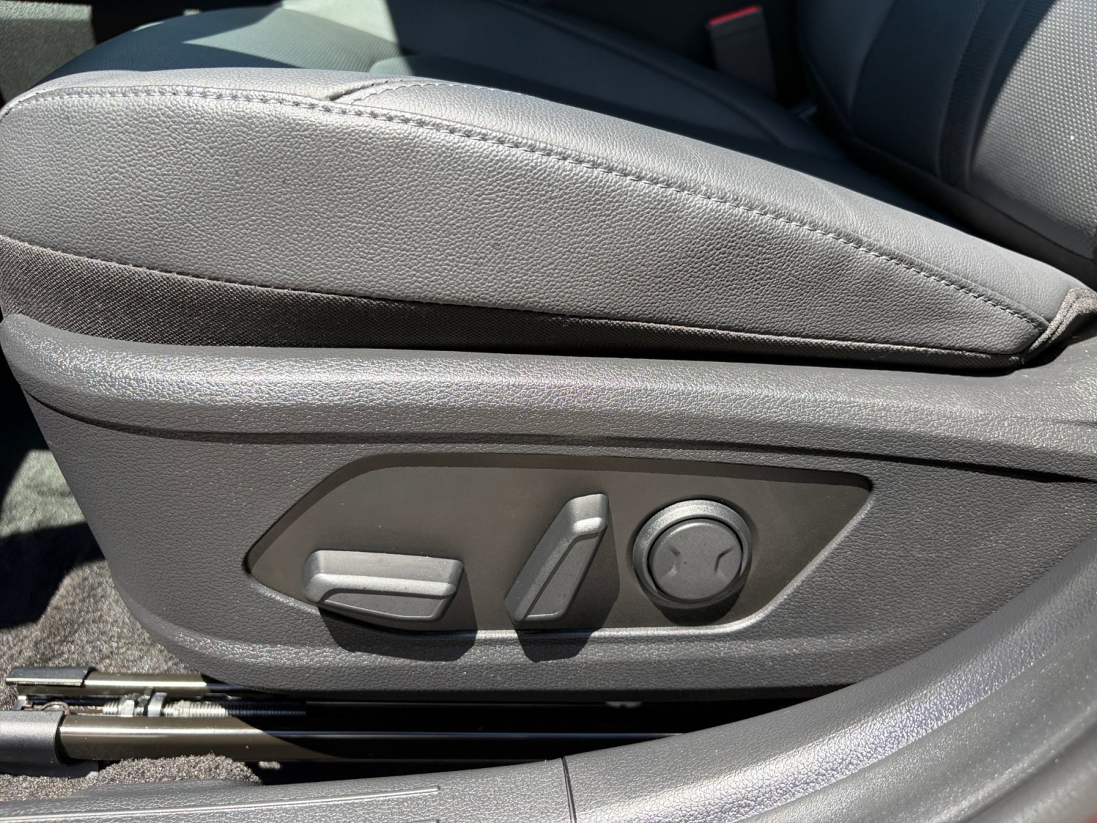 Used 2025 Hyundai Sonata Limited FWD image 15