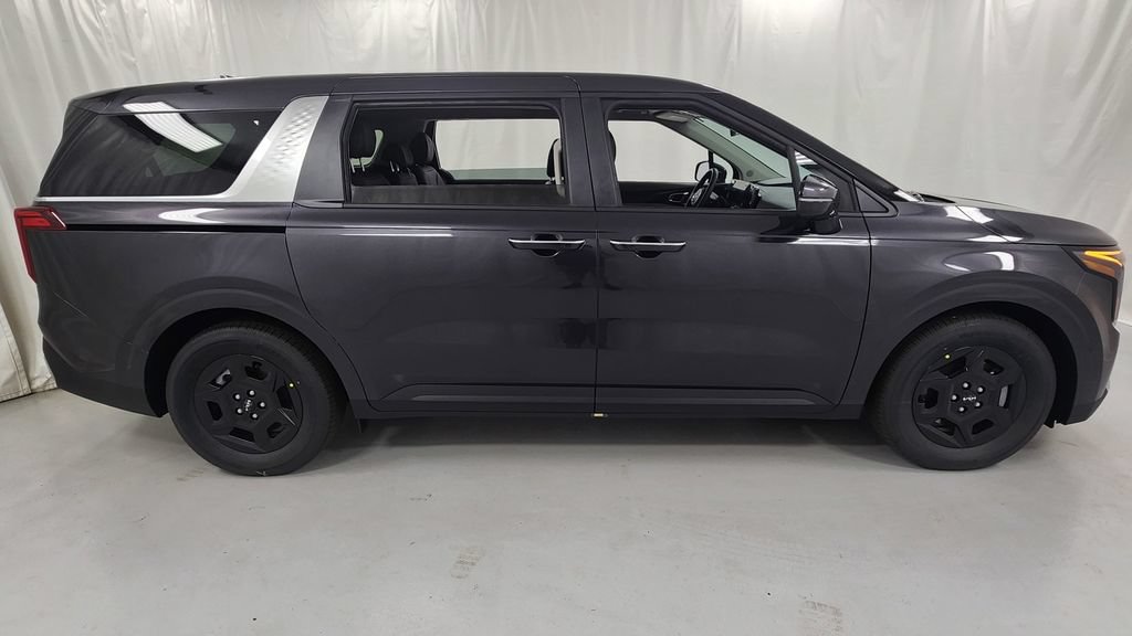 New 2026 Kia Carnival FWD image 2