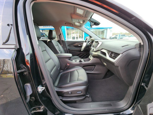 Used 2024 GMC Terrain SLT image 13