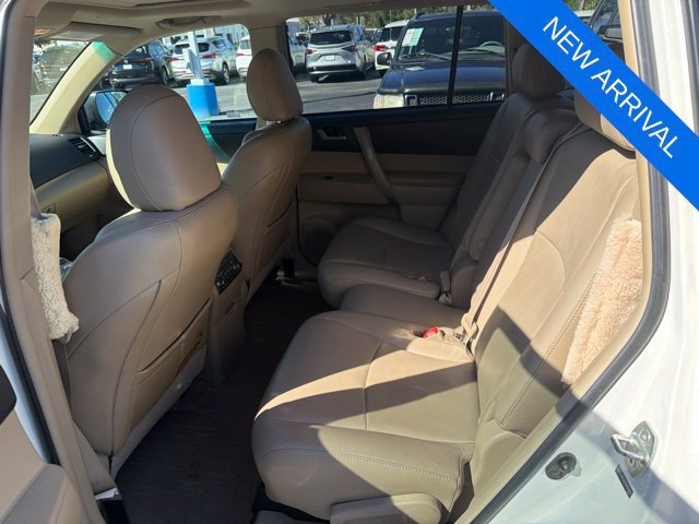 Used 2011 Toyota Highlander SE w/ Tow Pkg FWD image 14