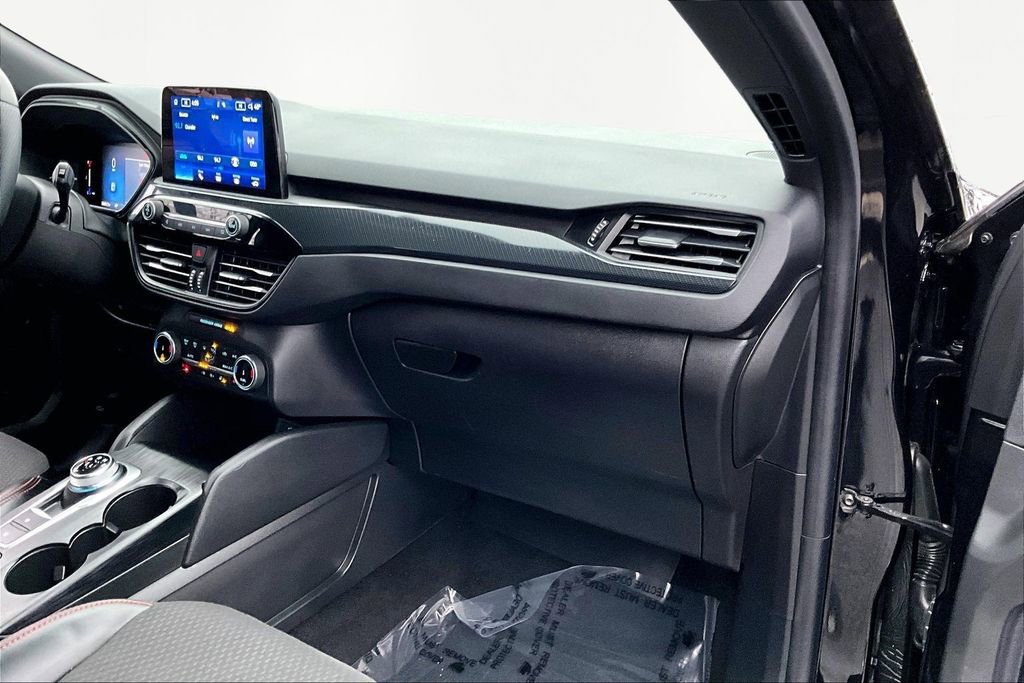 Used 2024 Ford Escape ST-Line image 18