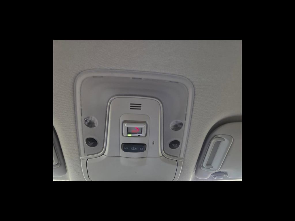 Used 2021 Toyota Prius LE FWD image 24