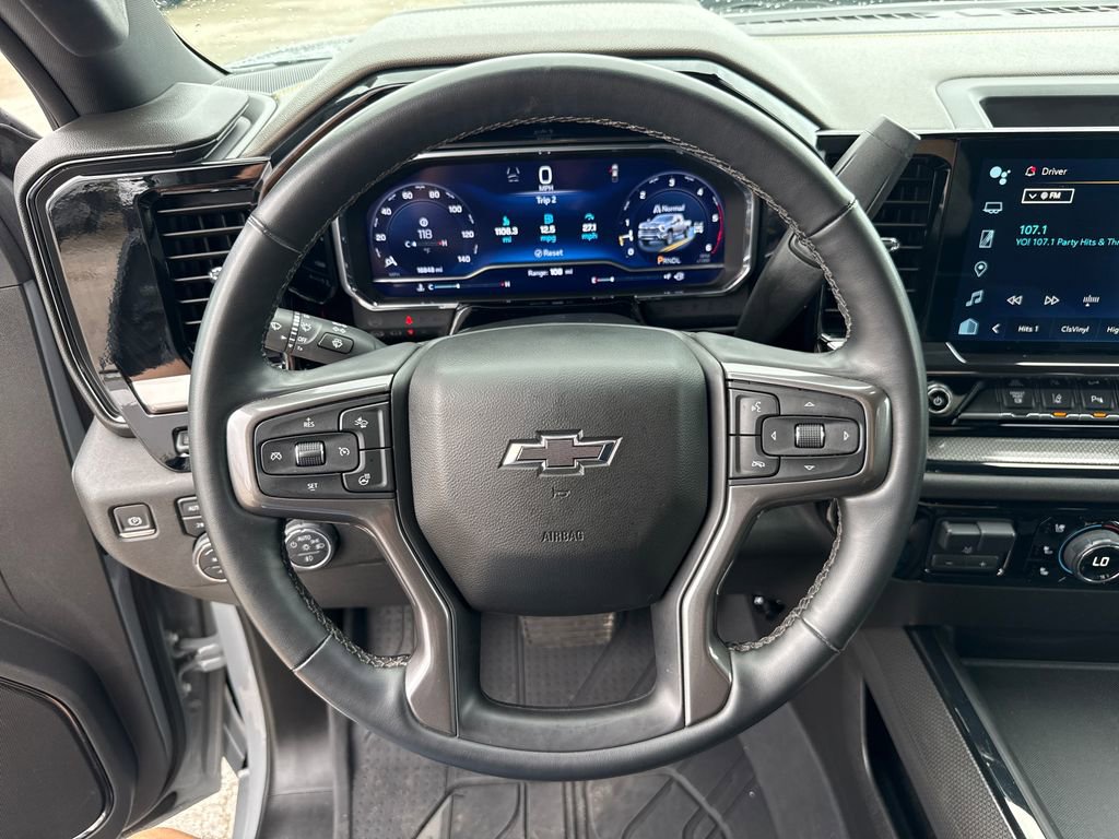 Used 2024 Chevrolet Silverado 2500 ZR2 w/ Technology Package image 16