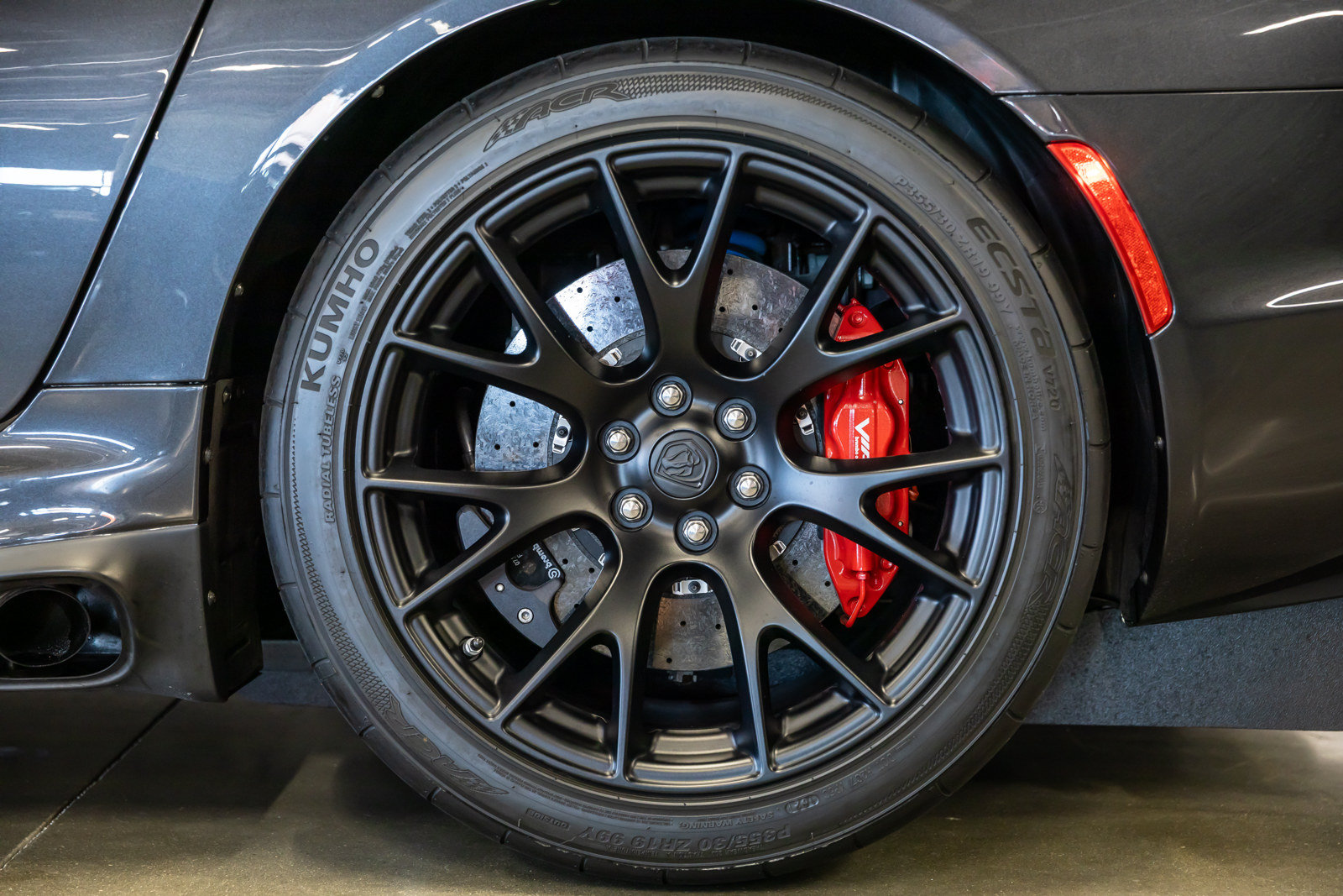 Used 2016 Dodge Viper ACR w/ Exterior Carbon Fiber Package RWD image 16