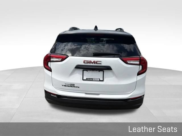 Used 2023 GMC Terrain SLT w/ Tech Package FWD image 11