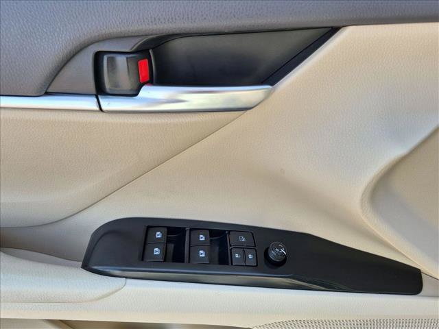 Used 2018 Toyota Camry LE FWD image 23