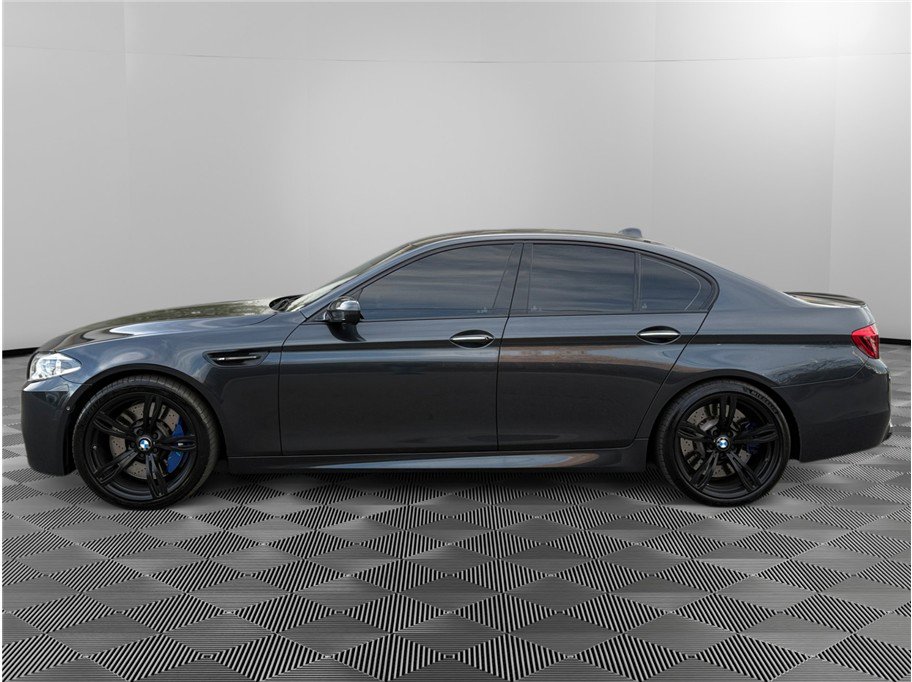 Used 2016 BMW M5 image 3