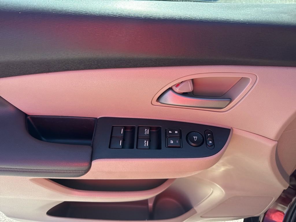 Used 2012 Honda Odyssey EX image 17